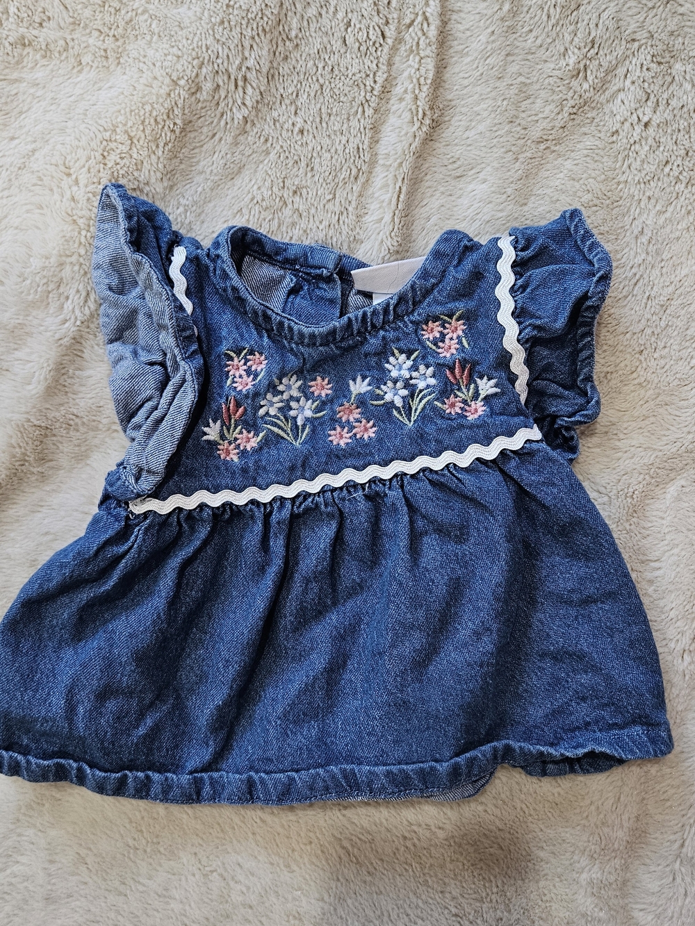 Daisy Fuentes Blue Denim Baby Top with Pink & White Floral Embroidery 3-0 Months